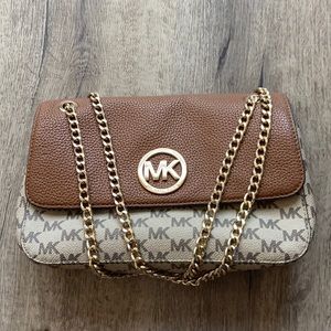 MICHAEL KORS bag.